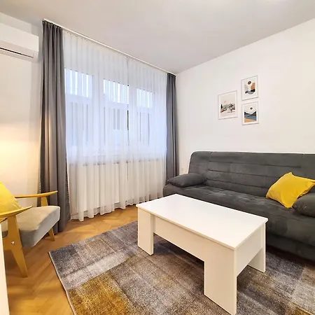 Apartment Dina